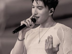 HIEUTHUHAI: Đi xa để biết trời rộng缩略图