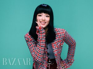 Jisoo biến hóa như tắc kè hoa với tóc giả cùng Self Portrait缩略图