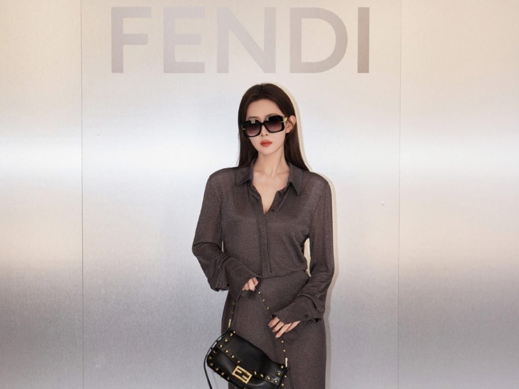 Mạnh Tử Nghĩa chưa có danh phận với Fendi, vẫn được ưu ái ở Milan缩略图 Mạnh Tử Nghĩa chưa có danh phận với Fendi, vẫn được ưu ái ở Milan缩略图