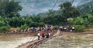 Nam thanh niên mất tích khi đi xe máy qua cầu phao缩略图