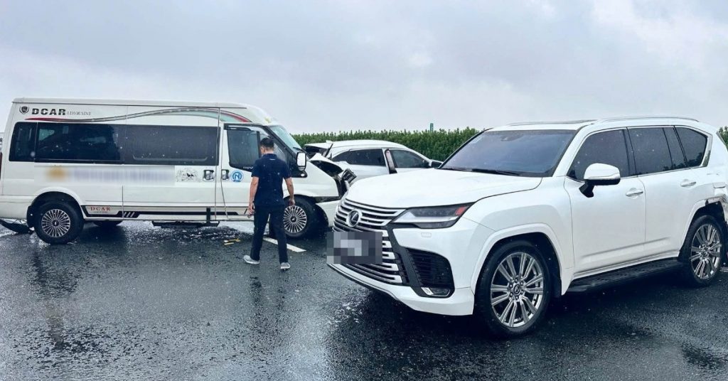Tạm giữ tài xế Lexus dừng đột ngột, gây tai nạn liên hoàn trên cao tốc缩略图 Tạm giữ tài xế Lexus dừng đột ngột, gây tai nạn liên hoàn trên cao tốc缩略图
