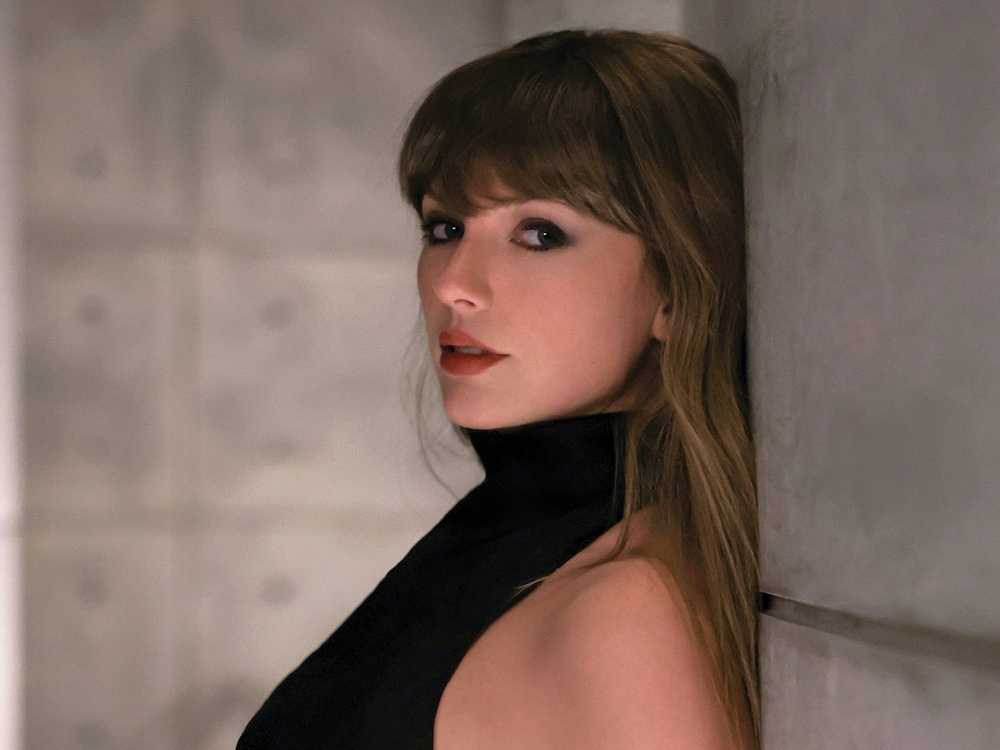 Vừa kết hôn, Taylor Swift đã trở lại phòng thu để phát hành ca khúc mới Patient Zero缩略图 Vừa kết hôn, Taylor Swift đã trở lại phòng thu để phát hành ca khúc mới Patient Zero缩略图