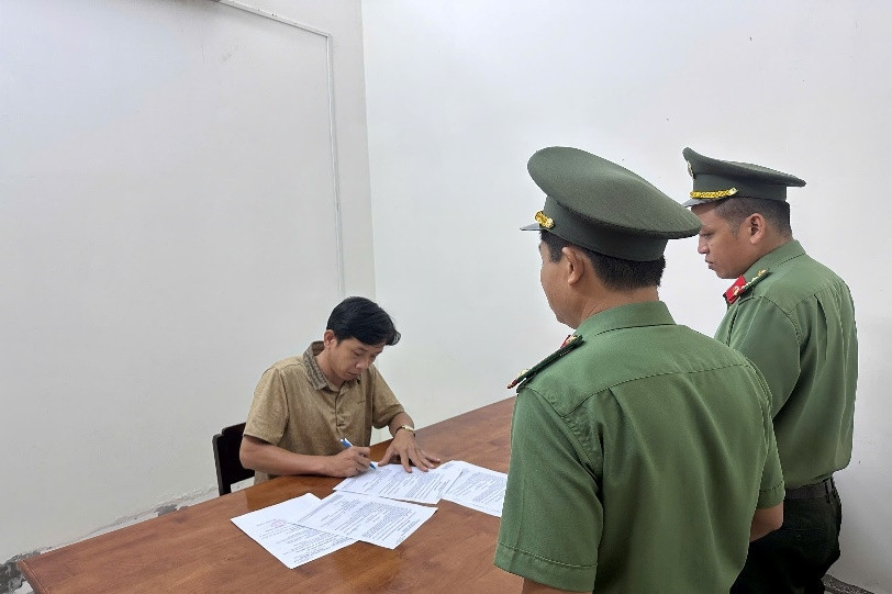 Bắt giam bị can thứ 7 trong đường dây làm tiền giả liên tỉnh缩略图 Bắt giam bị can thứ 7 trong đường dây làm tiền giả liên tỉnh缩略图