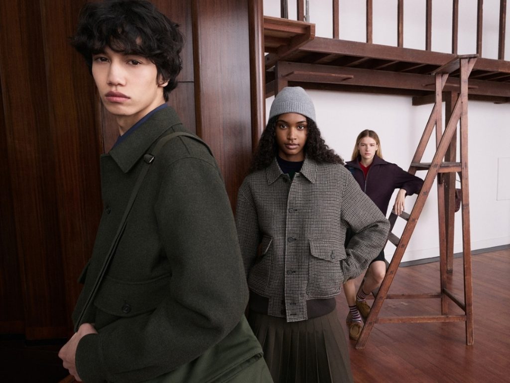 Sắc thái kịch nghệ, đầy ngẫu hứng trong BST kết hợp mới nhất giữa UNIQLO và Jonathan Anderson缩略图 Sắc thái kịch nghệ, đầy ngẫu hứng trong BST kết hợp mới nhất giữa UNIQLO và Jonathan Anderson缩略图