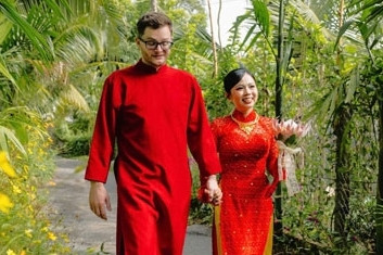 Chàng trai Mỹ 3 năm làm rể miền Tây, bất ngờ về một lần đi xe ôm缩略图 Chàng trai Mỹ 3 năm làm rể miền Tây, bất ngờ về một lần đi xe ôm缩略图