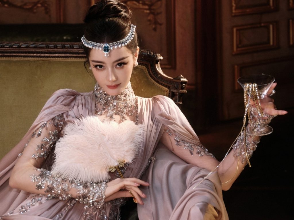 Biến vòng cổ thành vương miện như Địch Lệ Nhiệt Ba缩略图