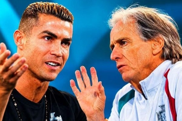 Diễn biến mới nhất vụ lùm xùm giữa Ronaldo và HLV Jorge Jesus: Tương lai nào cho cả hai?缩略图 Diễn biến mới nhất vụ lùm xùm giữa Ronaldo và HLV Jorge Jesus: Tương lai nào cho cả hai?缩略图