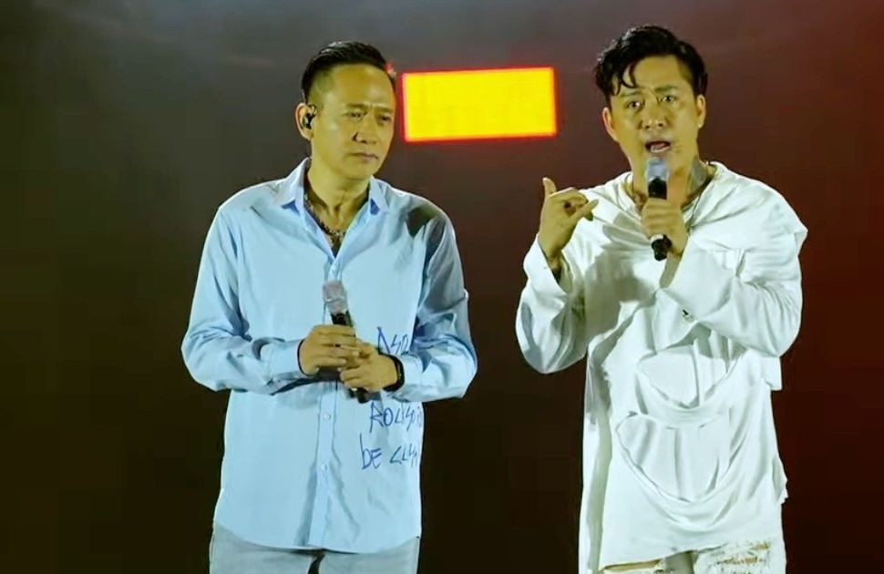 Hát một mình cô đơn, Duy Mạnh gửi lời nhắn khi Tuấn Hưng sang Mỹ: 'Tại sao yêu nhau không ở lại?'缩略图 Hát một mình cô đơn, Duy Mạnh gửi lời nhắn khi Tuấn Hưng sang Mỹ: 'Tại sao yêu nhau không ở lại?'缩略图