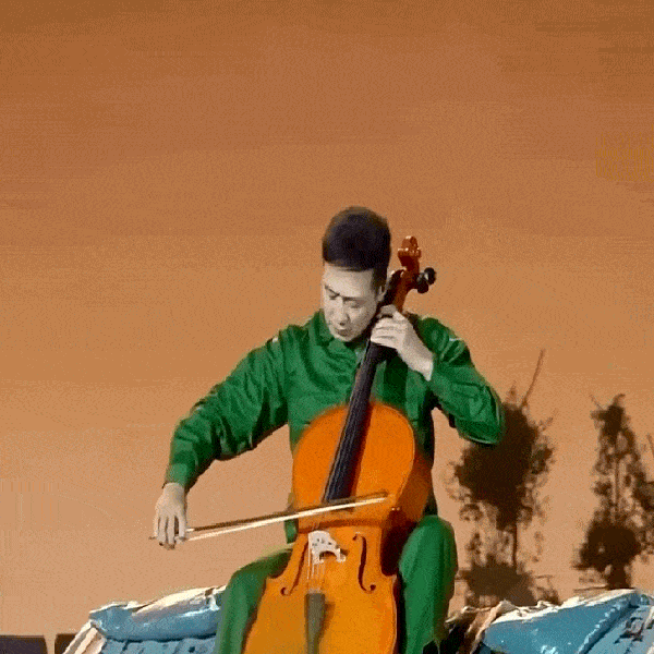 Hoàng tử cello tái xuất: MC nổi tiếng khắp Việt Nam là thủ khoa Nhạc viện, cứ lên sân khấu khắc 'hóa thần'缩略图 Hoàng tử cello tái xuất: MC nổi tiếng khắp Việt Nam là thủ khoa Nhạc viện, cứ lên sân khấu khắc 'hóa thần'缩略图