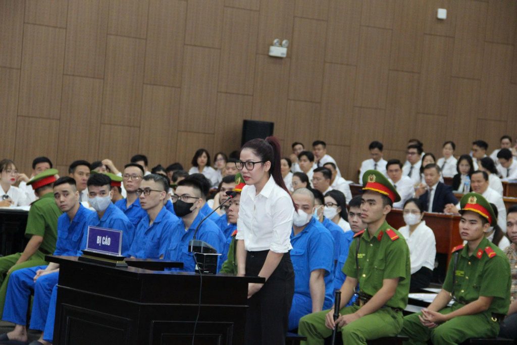 Khối vàng hơn 220 tỷ cùng túi xách hàng hiệu thu giữ tại nhà bạn gái Mr Pips缩略图 Khối vàng hơn 220 tỷ cùng túi xách hàng hiệu thu giữ tại nhà bạn gái Mr Pips缩略图