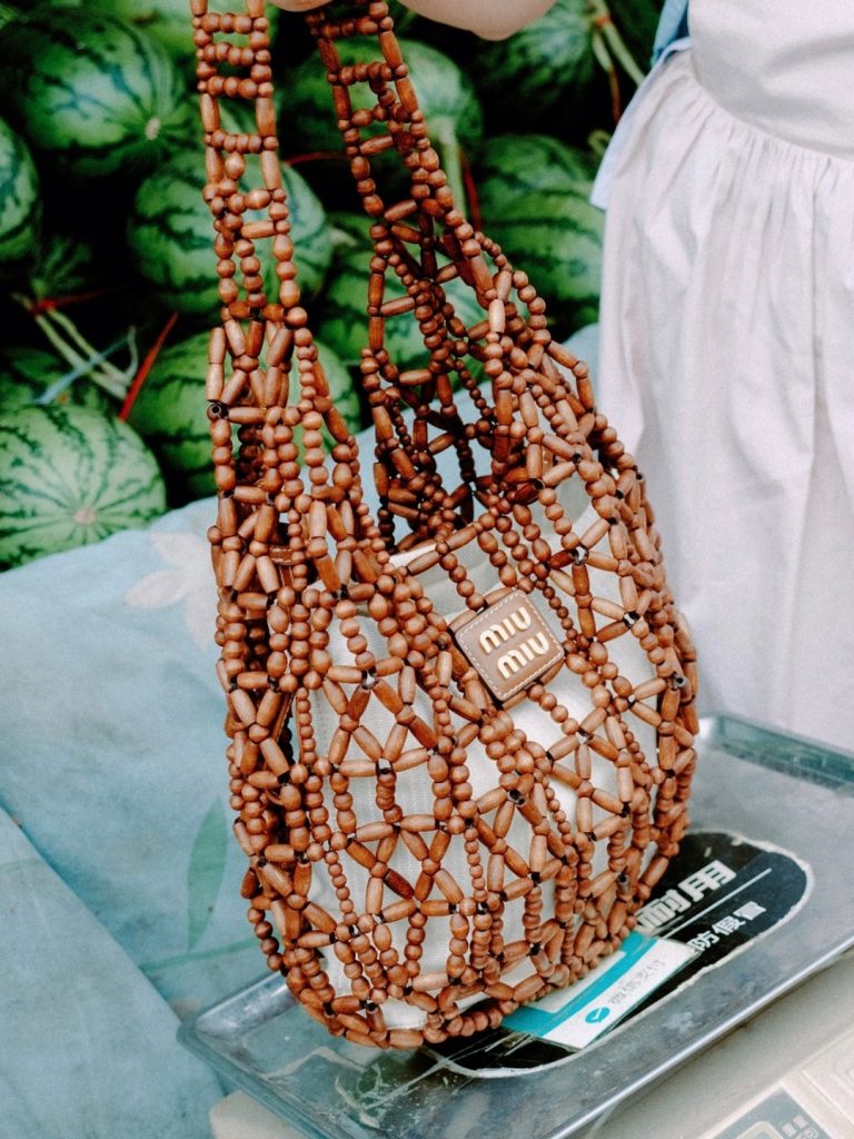 Prada Quý 3/2026 ghi nhận ảnh hưởng tiêu cực từ biến đổi môi trường缩略图 Prada Quý 3/2026 ghi nhận ảnh hưởng tiêu cực từ biến đổi môi trường缩略图