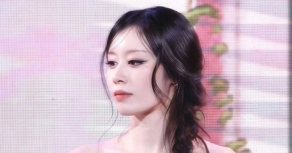 Mỹ nhân &amp;apos;số khổ&amp;apos; bậc nhất showbiz缩略图