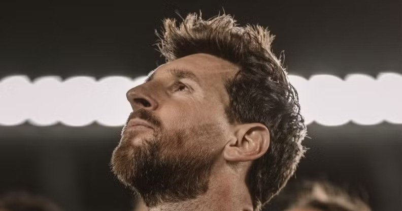 Náo loạn vì Messi và Ronaldo缩略图 Náo loạn vì Messi và Ronaldo缩略图