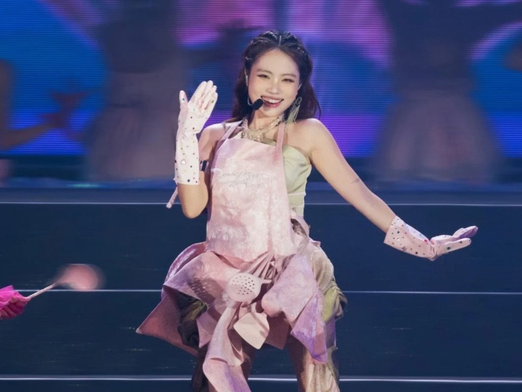 Phương Mỹ Chi cùng chiếc thuyền văn hóa 3 miền tại Dân Chơi Dân Ca缩略图