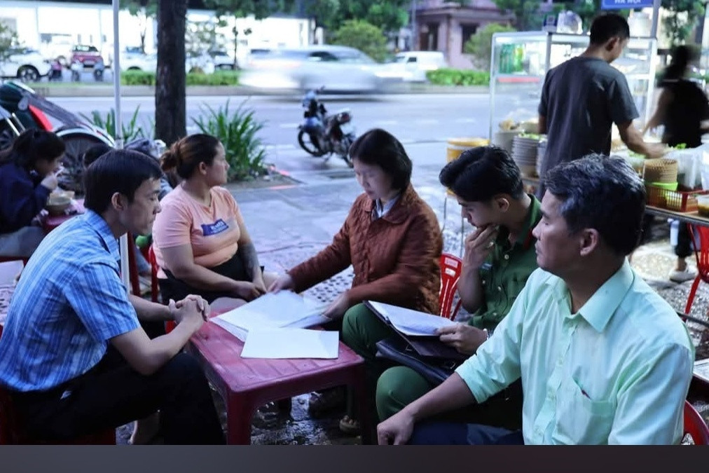 Quán bún bò ở Huế bị xử phạt sau phản ánh 'sợi lạ' trong tô đồ ăn缩略图 Quán bún bò ở Huế bị xử phạt sau phản ánh 'sợi lạ' trong tô đồ ăn缩略图