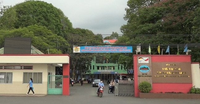 Sự thật vụ xe khách chở sinh viên ở Đồng Nai đi biên giới Campuchia缩略图 Sự thật vụ xe khách chở sinh viên ở Đồng Nai đi biên giới Campuchia缩略图