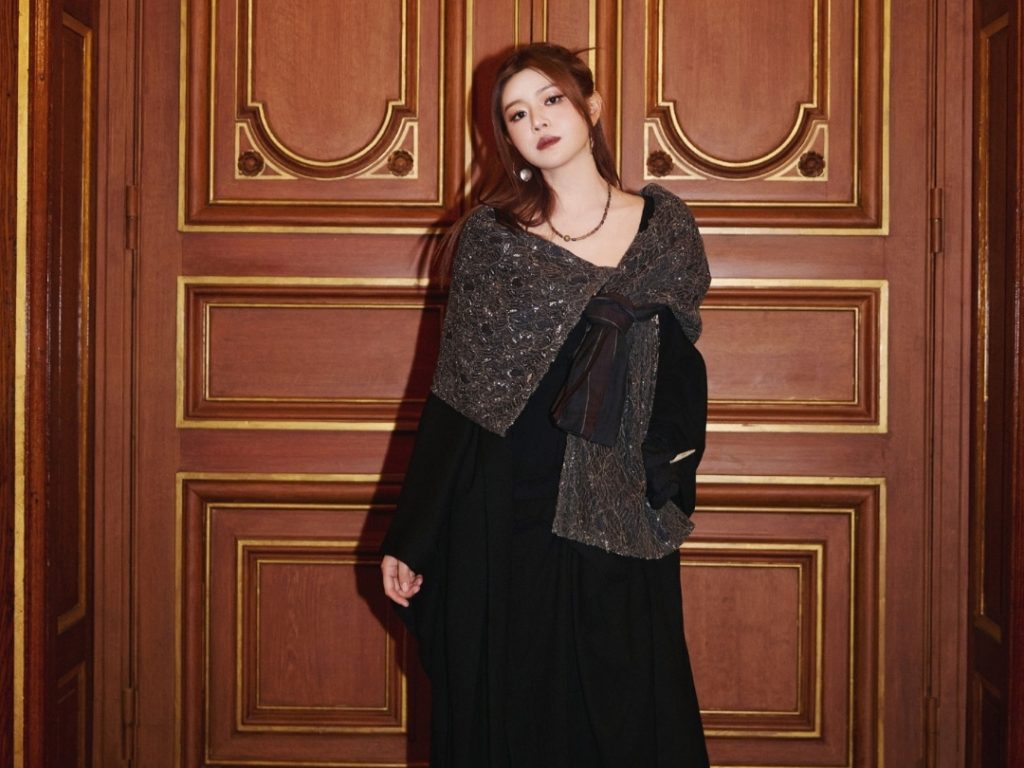 Trần Nghiên Hy nổi loạn với mái tóc kiểu visual kei dự show Yohji Yamamoto缩略图 Trần Nghiên Hy nổi loạn với mái tóc kiểu visual kei dự show Yohji Yamamoto缩略图