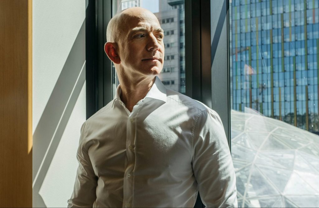 Vì sao tỷ phú Jeff Bezos yêu cầu nhân viên đọc 6 trang ghi nhớ trước cuộc họp?缩略图 Vì sao tỷ phú Jeff Bezos yêu cầu nhân viên đọc 6 trang ghi nhớ trước cuộc họp?缩略图